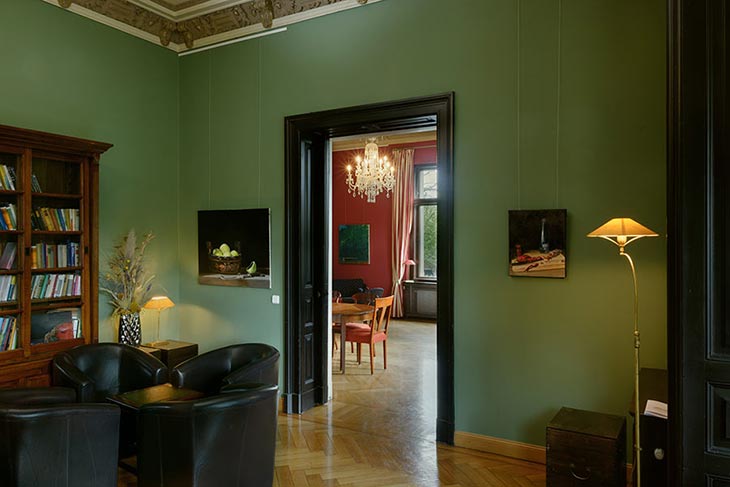 Raum mit grüner Wandfarbe