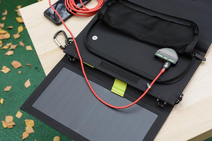 ein Solarladegerät für das Smartphone